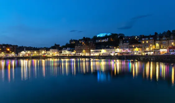 Image of Oban at night during winter