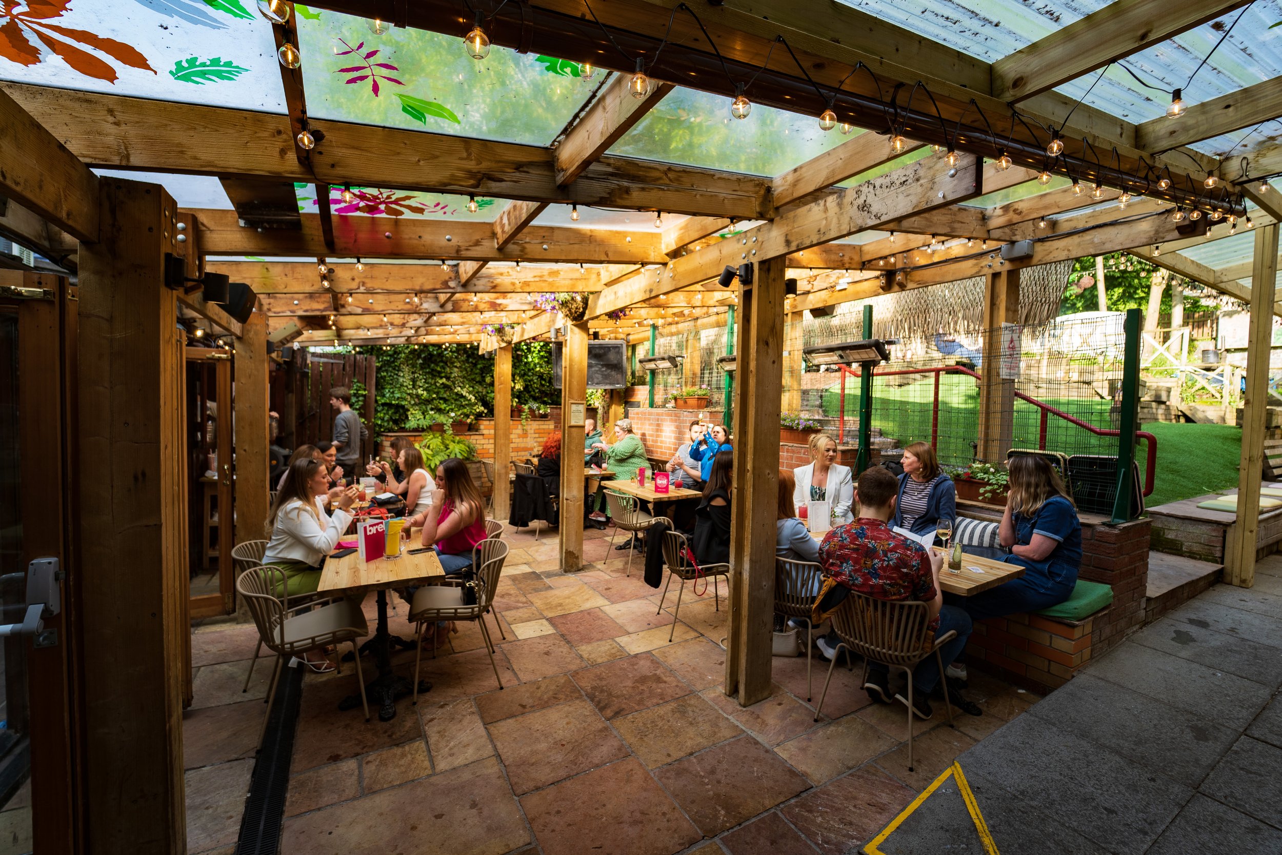Exterior seating at Brel, a Glasgow restaurant