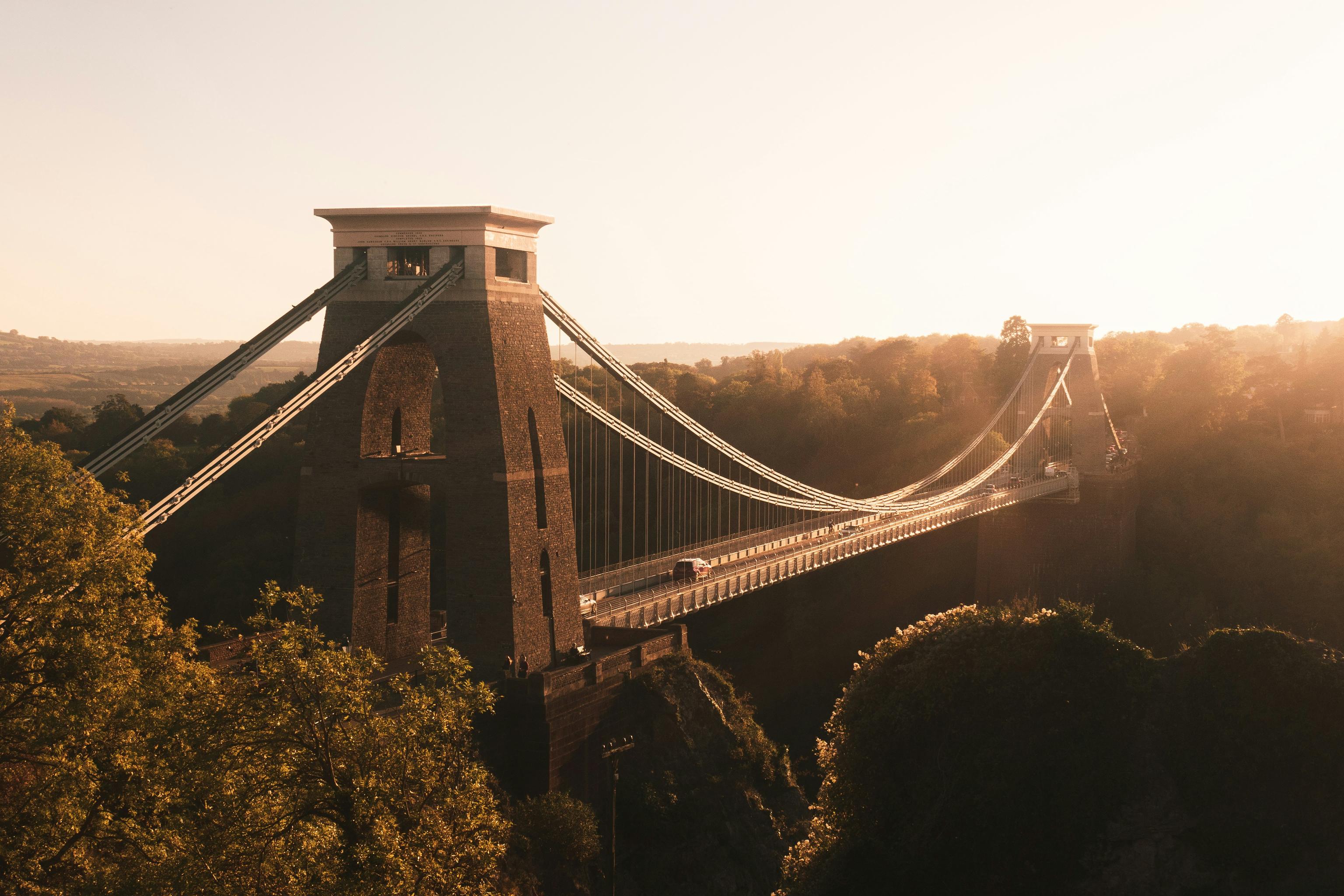image of the clifton suspension bridge at sunset